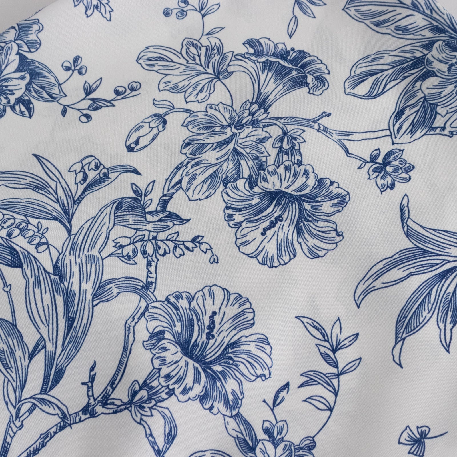 10 Pack Polyester Chair Covers  for Banquet Chairs – White Blue French Toile Pattern, Reusable Stain-Resistant Slip-On Slipcovers