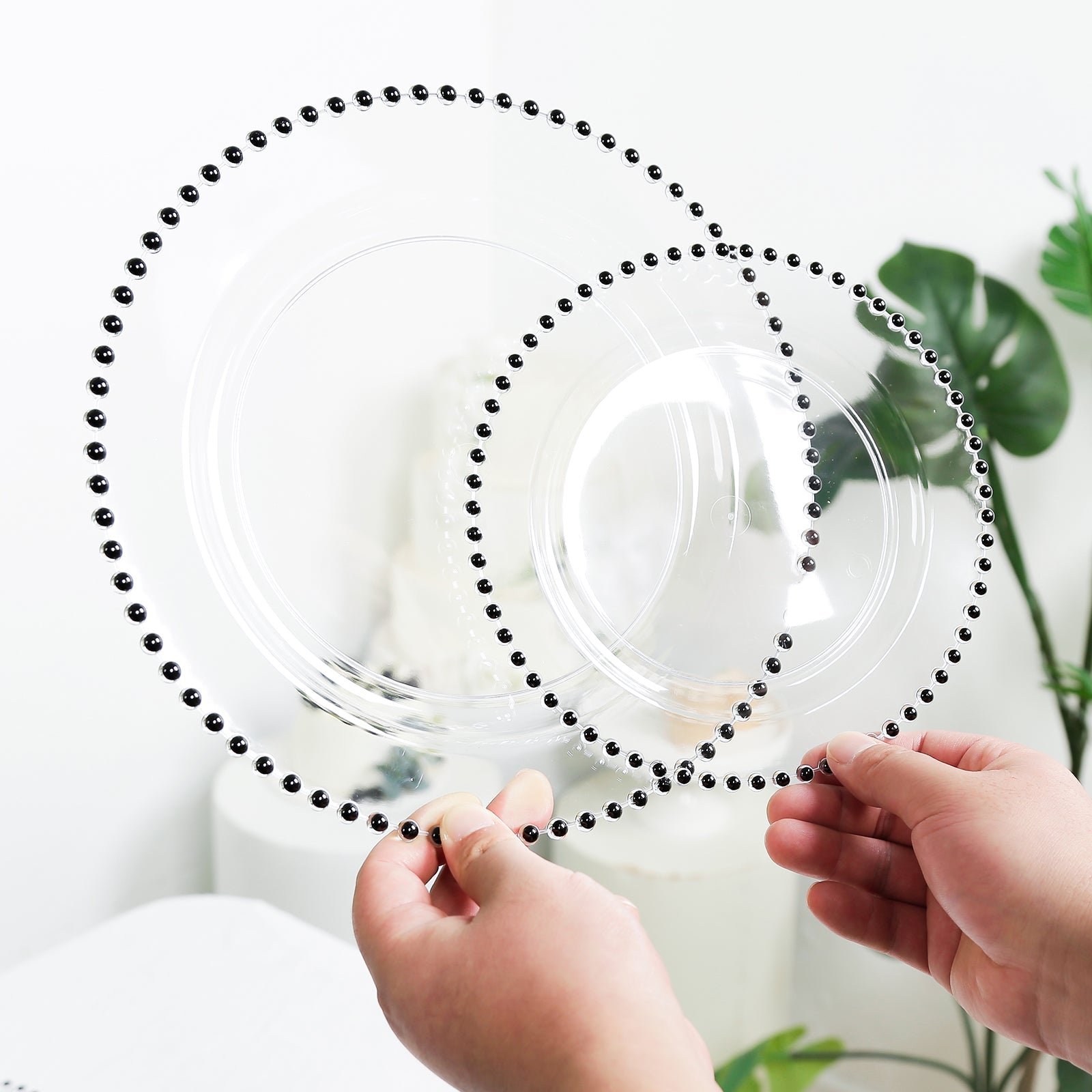 10-Pack Plastic 10" Round Dinner Plates in Clear with Black Beaded Rim - Disposable Party Plates for Banquets & Festive Occasions