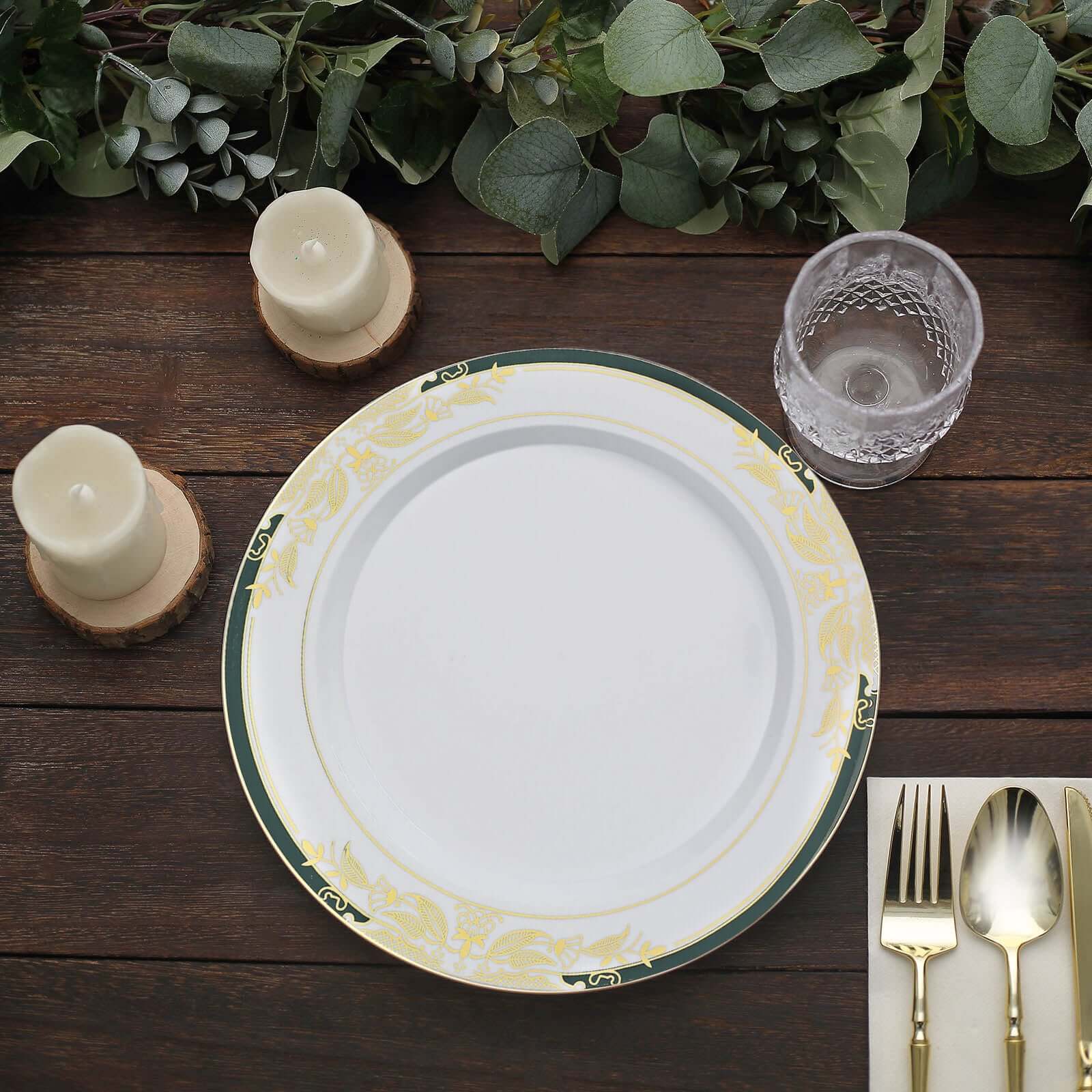 10-Pack Plastic 10" Round Dinner Plates in White with Hunter Emerald Green Rim for Events
