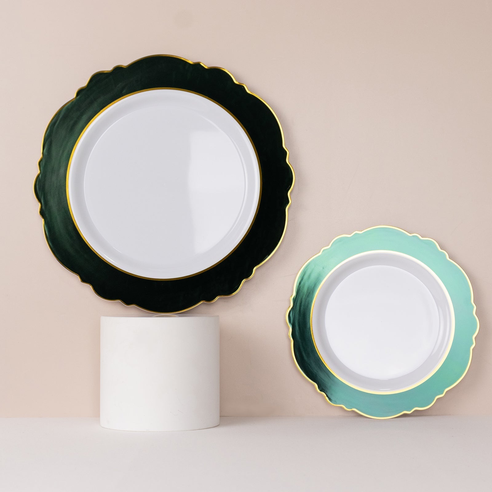 10-Pack Plastic 8" Round Dessert Plates in White with Hunter Emerald Green Blossom Design & Gold Edging - Disposable Salad Appetizer Plates