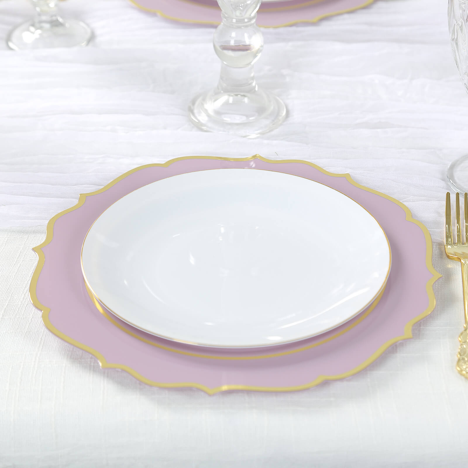 10-Pack Plastic 10" Round Dinner Plates in Lavender Lilac with Gold Scalloped Rim - Disposable Party Plates