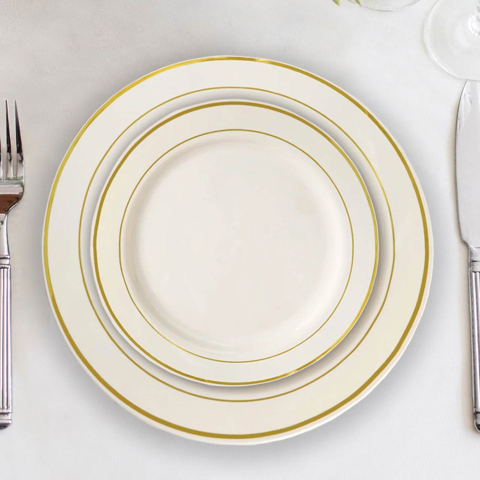 10-Pack Plastic Dessert Plates Ivory with Très Chic Gold Rim - Disposable Appetizer Plates for Parties 6"